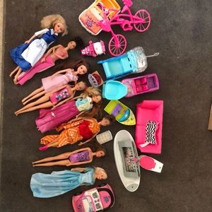 Lot of Barbie dolls and furniture- 8 dolls